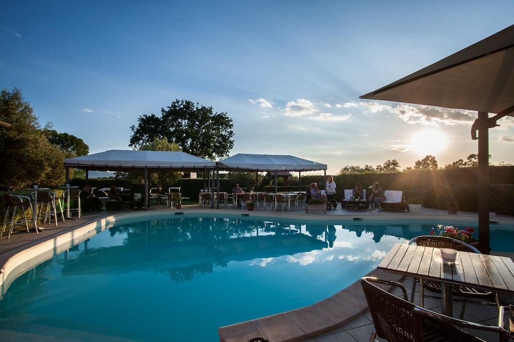 Hotel La Posta Di Torrenova Ορμπετέλλο Εξωτερικό φωτογραφία