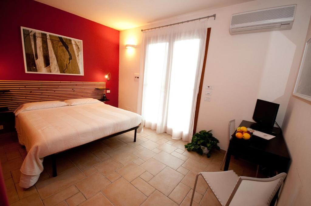 Hotel La Posta Di Torrenova Ορμπετέλλο Δωμάτιο φωτογραφία